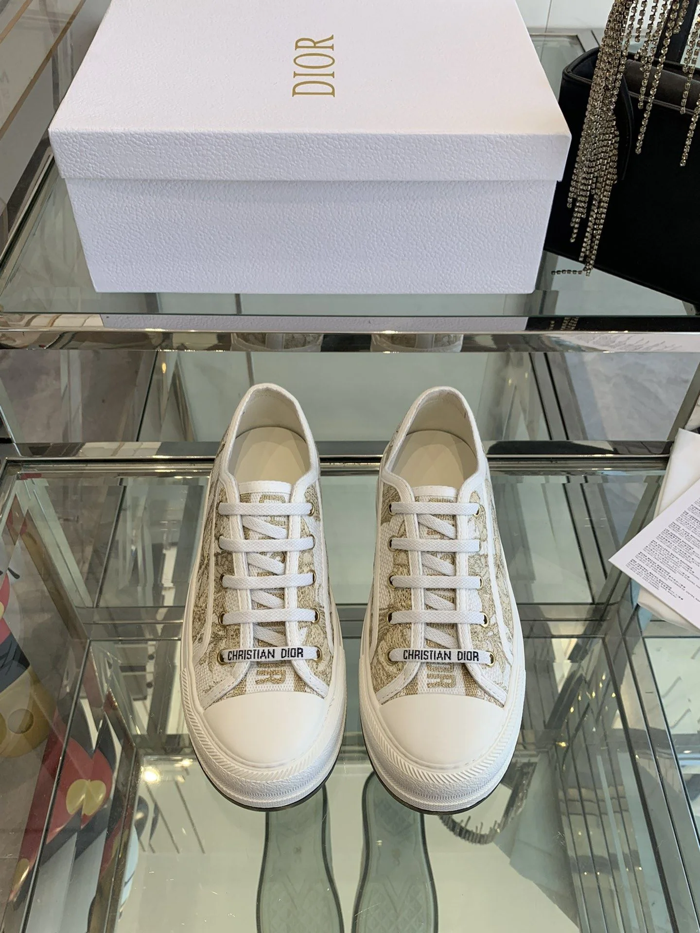 Functional Christian Dior Flat Shoes 21277