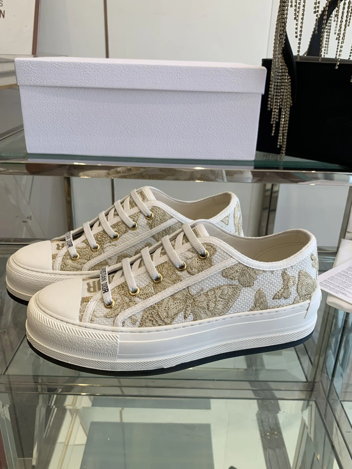 Functional Christian Dior Flat Shoes 21277