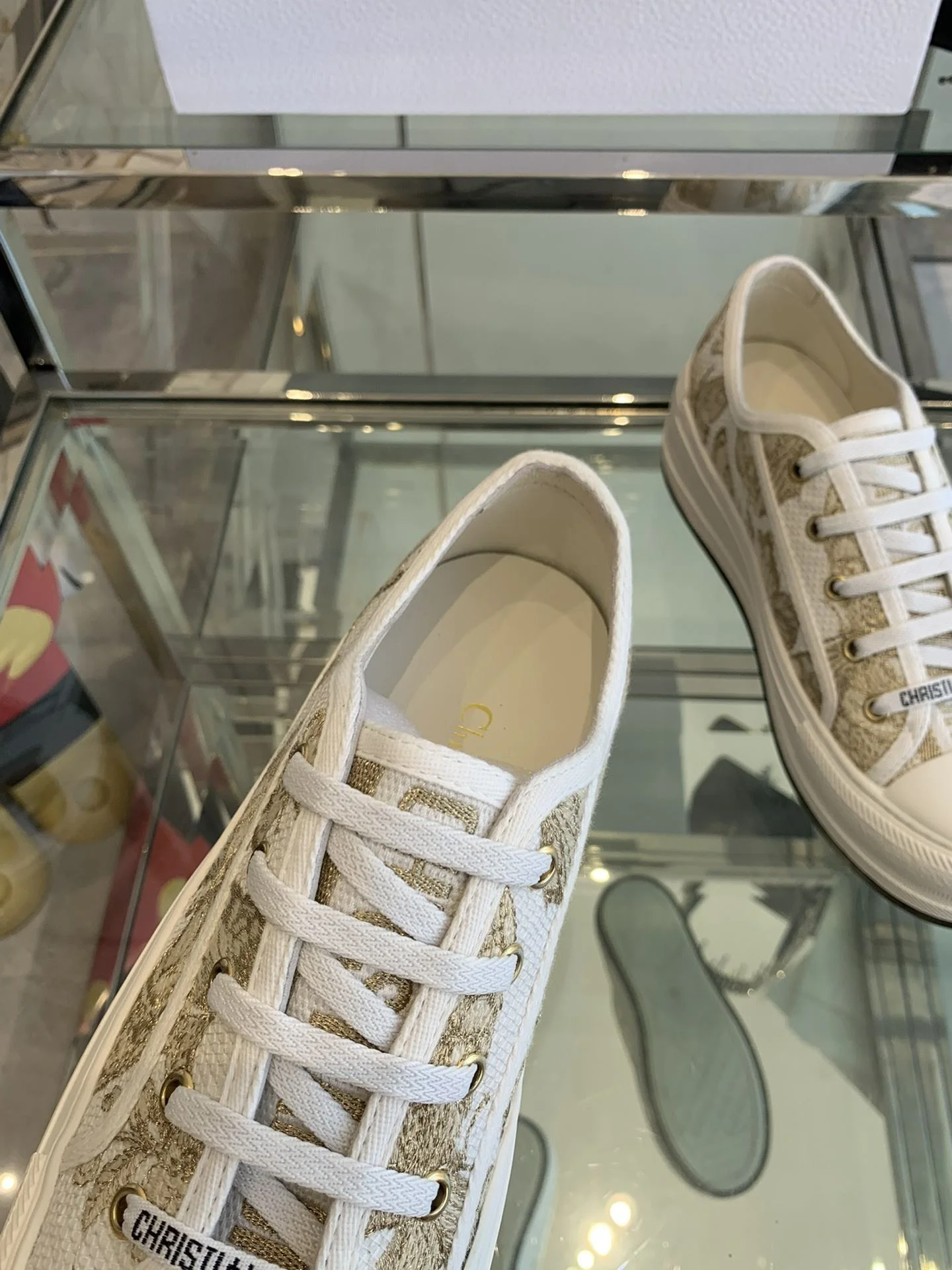 Functional Christian Dior Flat Shoes 21277