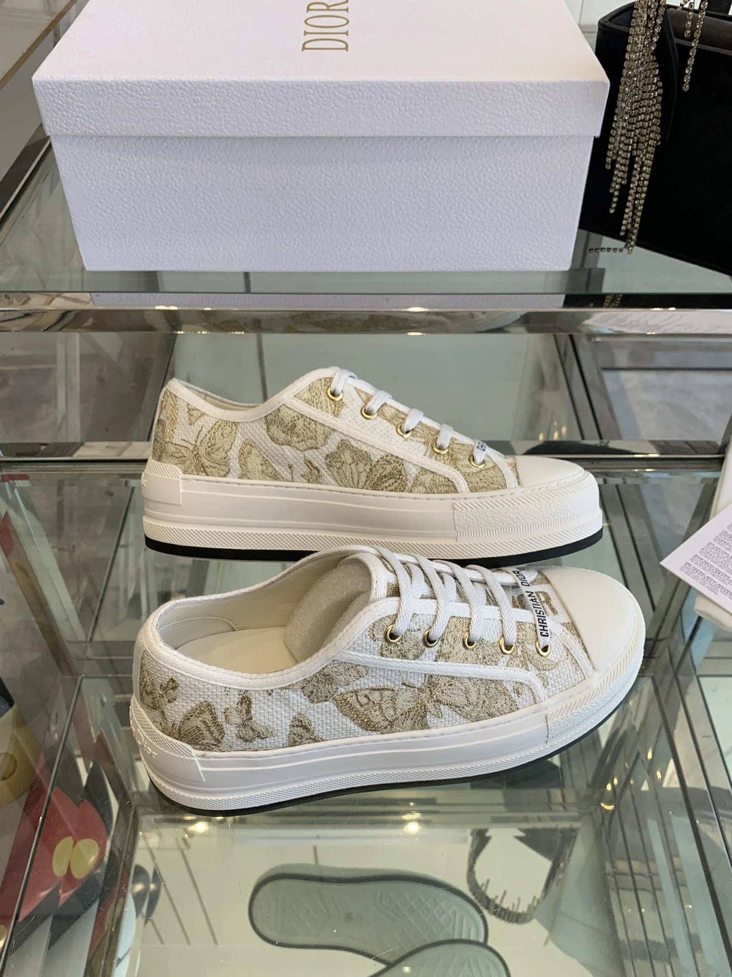 Functional Christian Dior Flat Shoes 21277