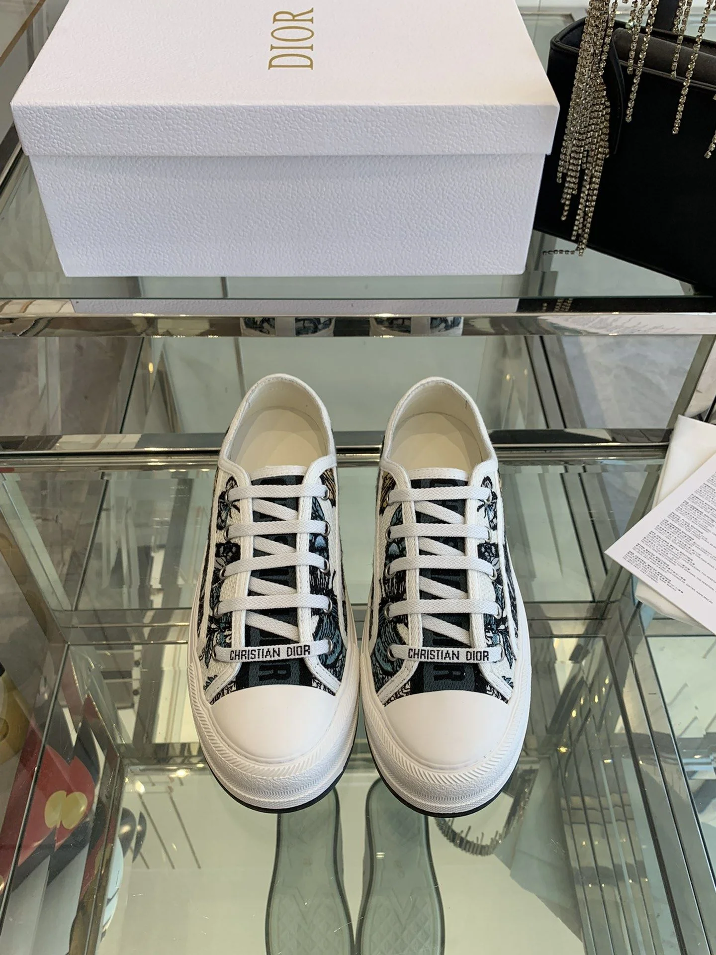 Durable Christian Dior Flat Shoes 21246