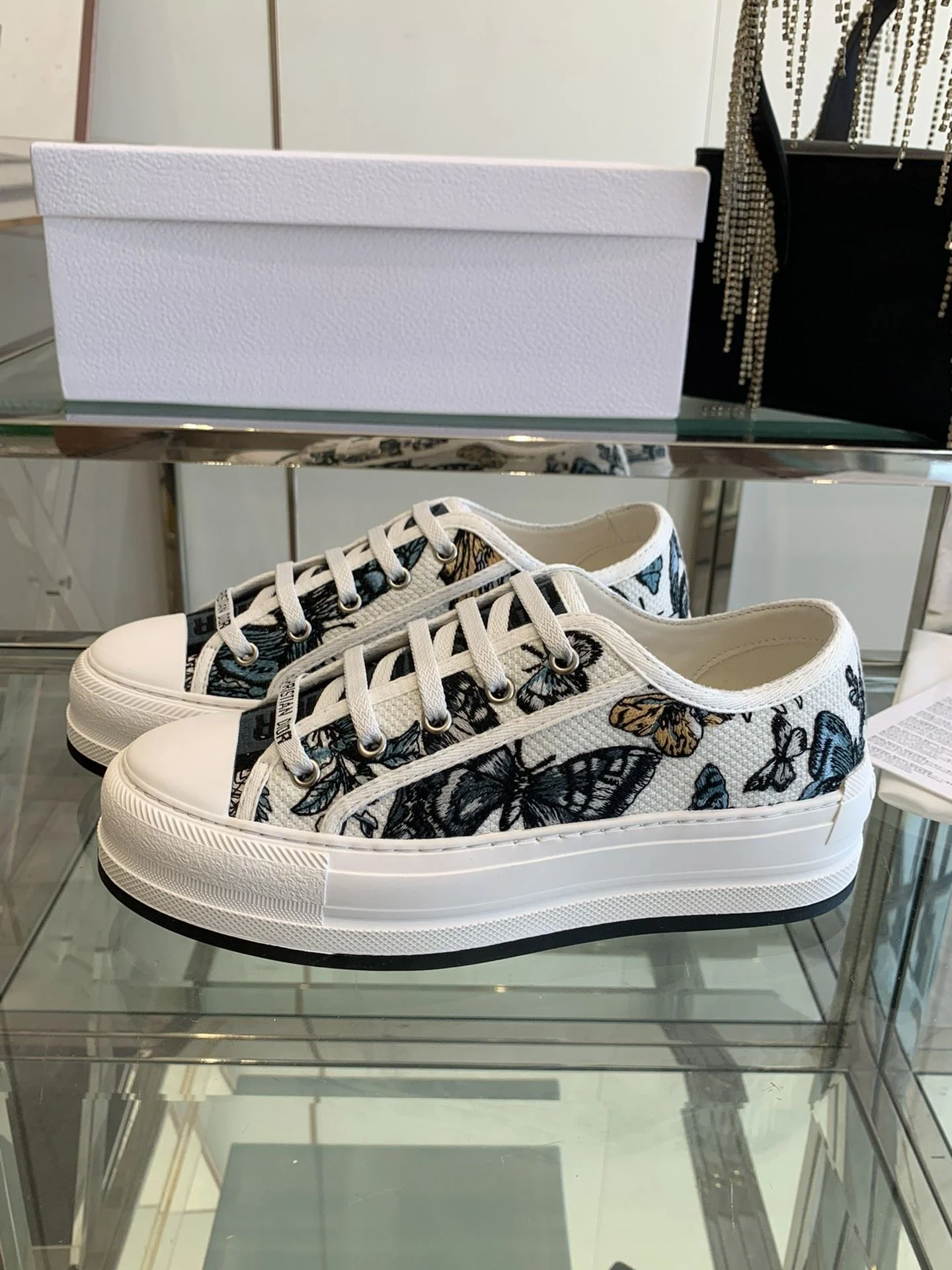 Durable Christian Dior Flat Shoes 21246