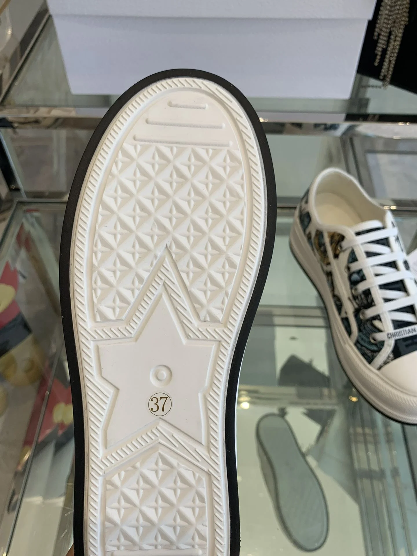 Durable Christian Dior Flat Shoes 21246