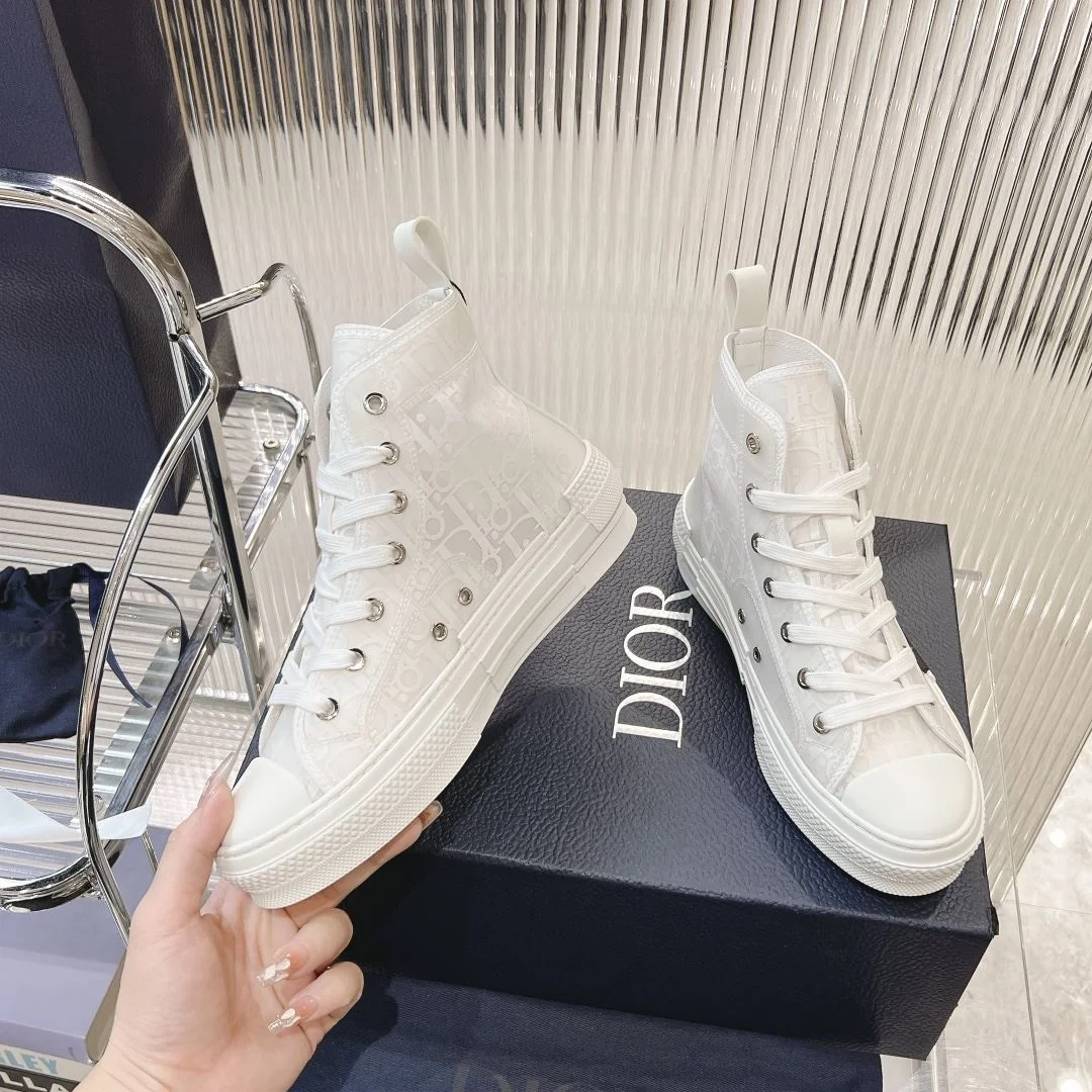 Functional Christian Dior Flat Shoes 21231