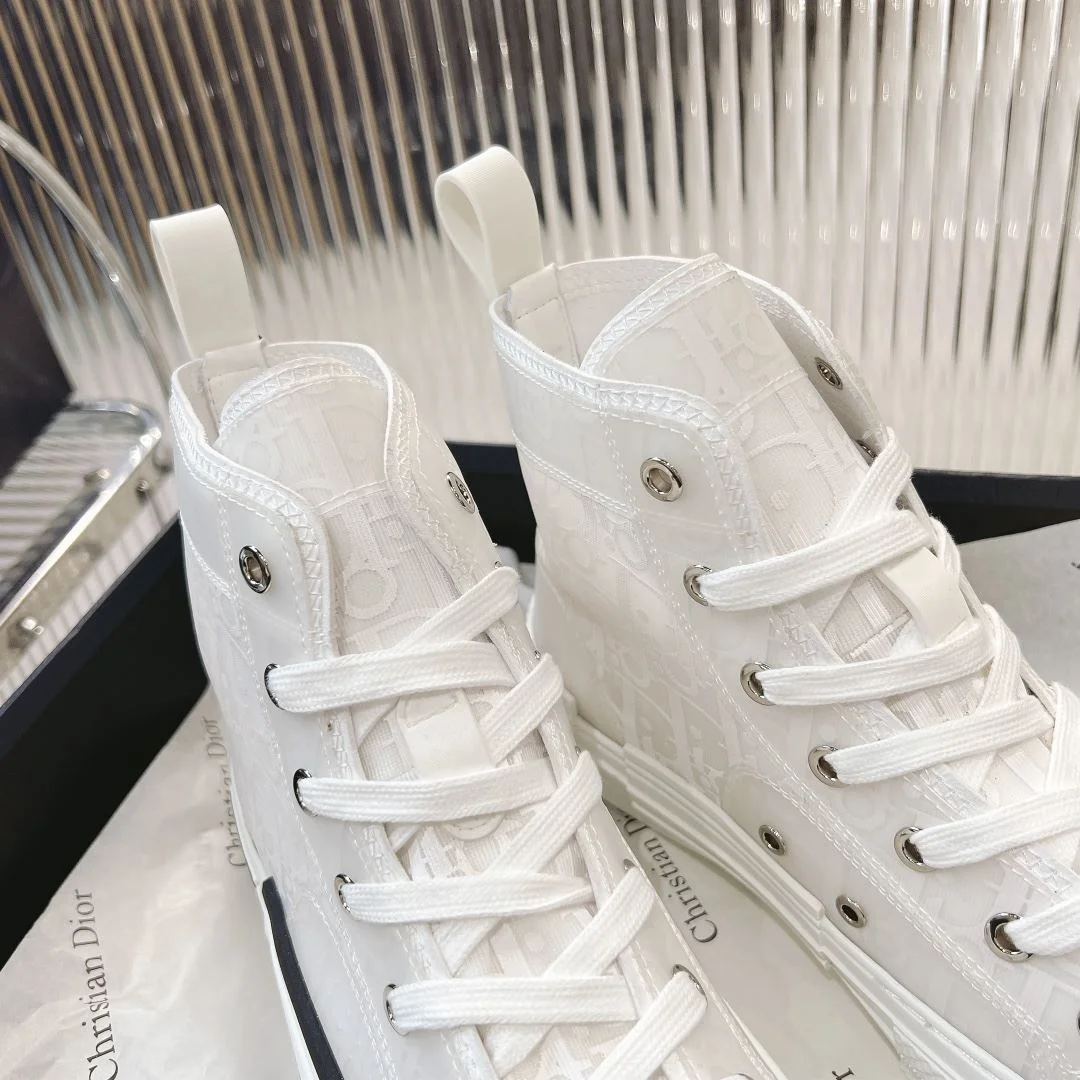 Functional Christian Dior Flat Shoes 21231