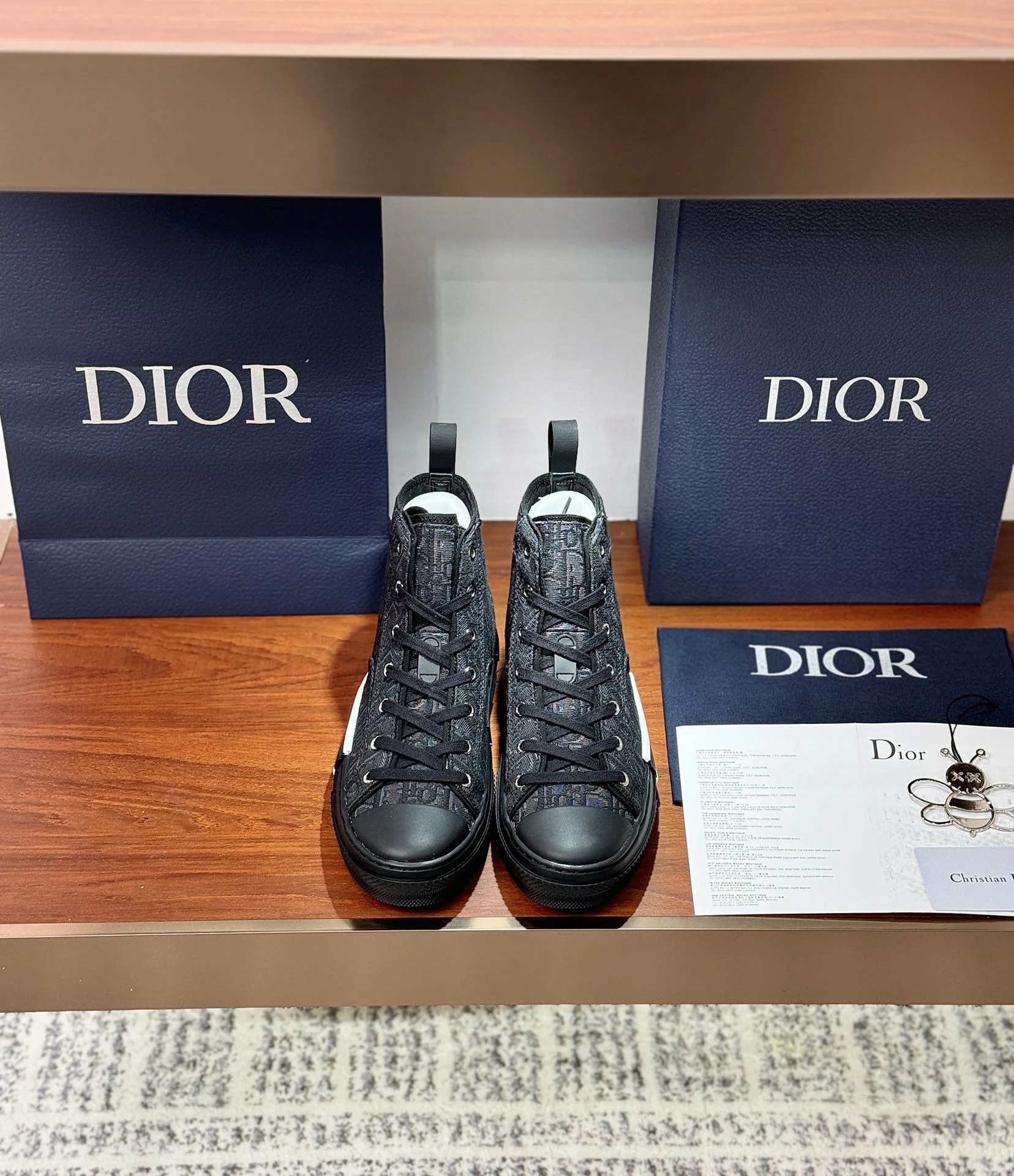 Elegant Christian Dior Flat Shoes 21229