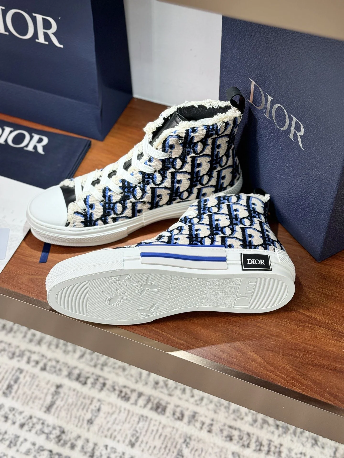 Trendy Christian Dior Flat Shoes 21225
