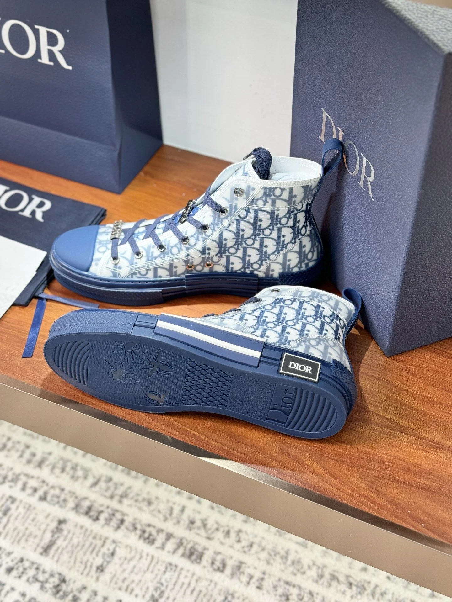 UrbanStyle Christian Dior Flat Shoes 21222