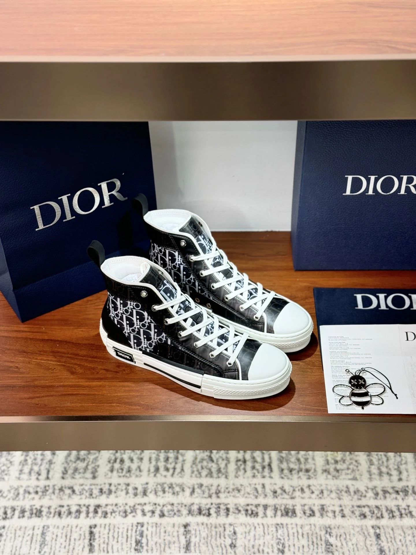 Supportive Christian Dior Flat Shoes 21219