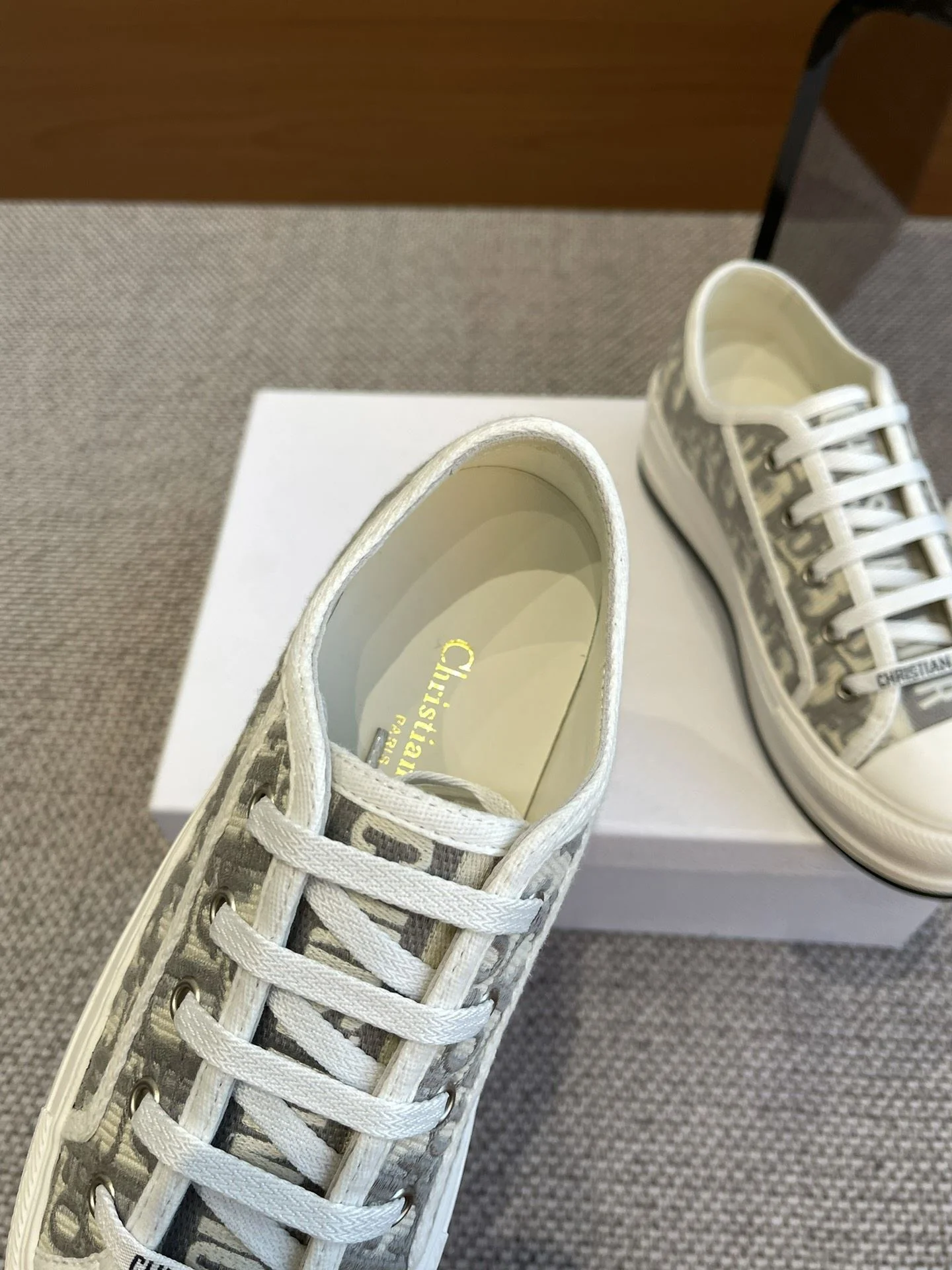 MultiPurpose Christian Dior Flat Shoes 21211