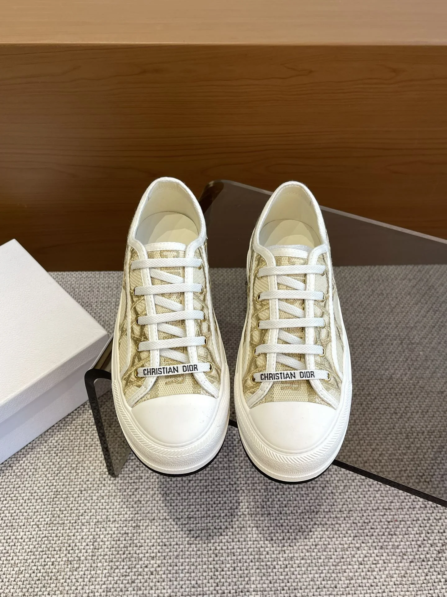 OnTrend Christian Dior Flat Shoes 21272