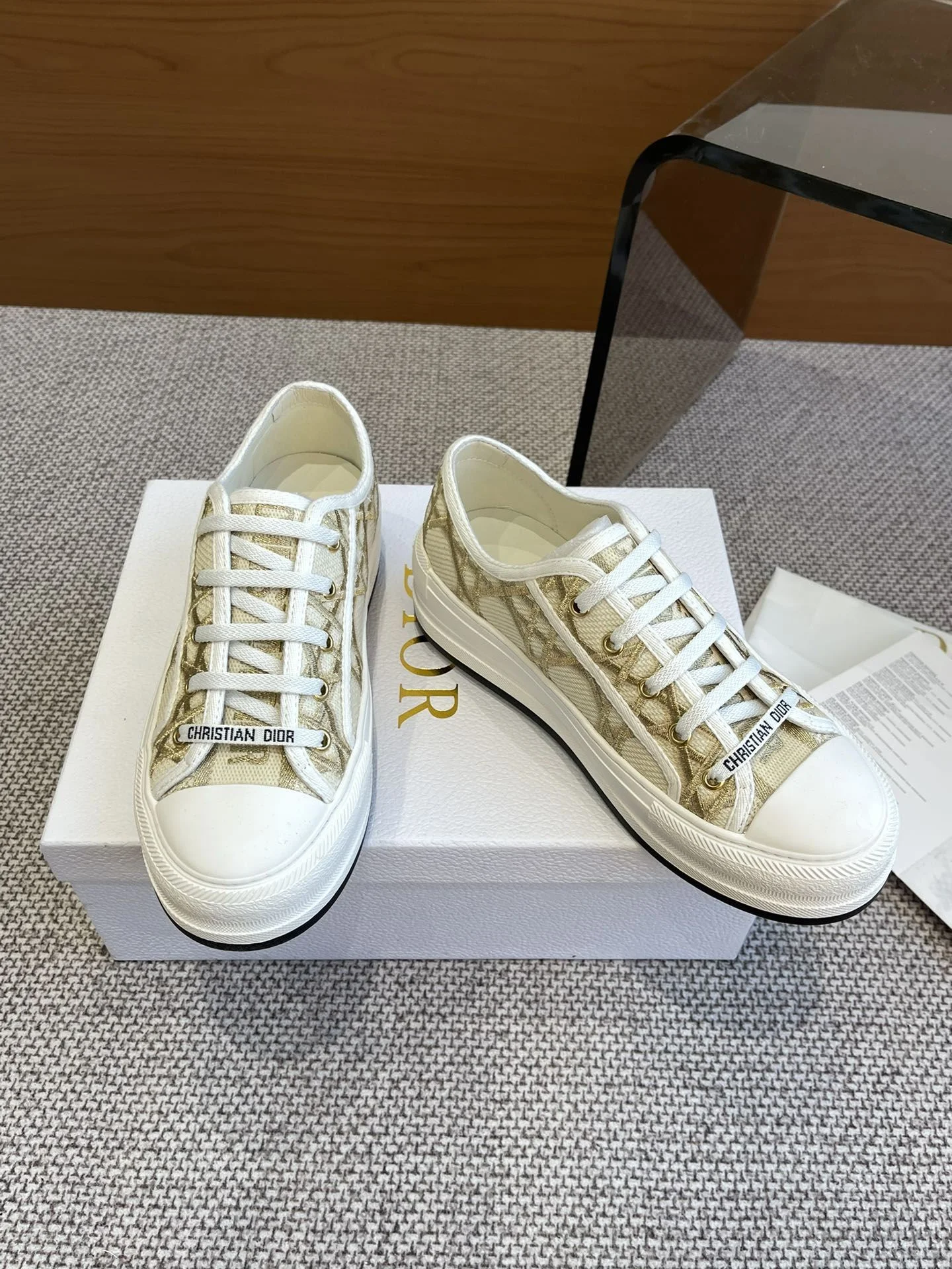 OnTrend Christian Dior Flat Shoes 21272