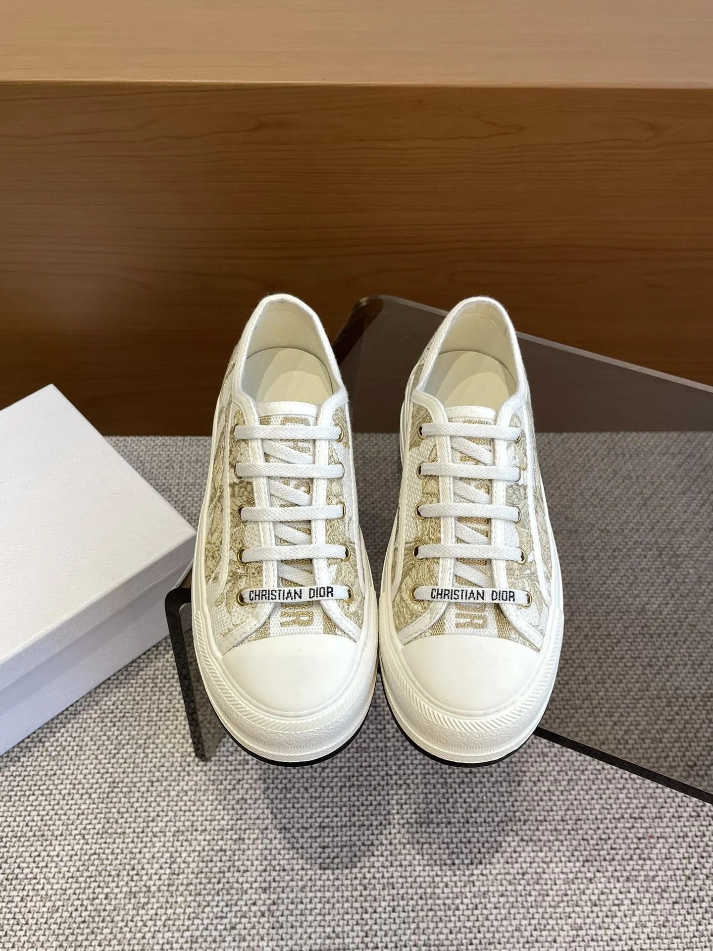 Versatile Christian Dior Flat Shoes 21207