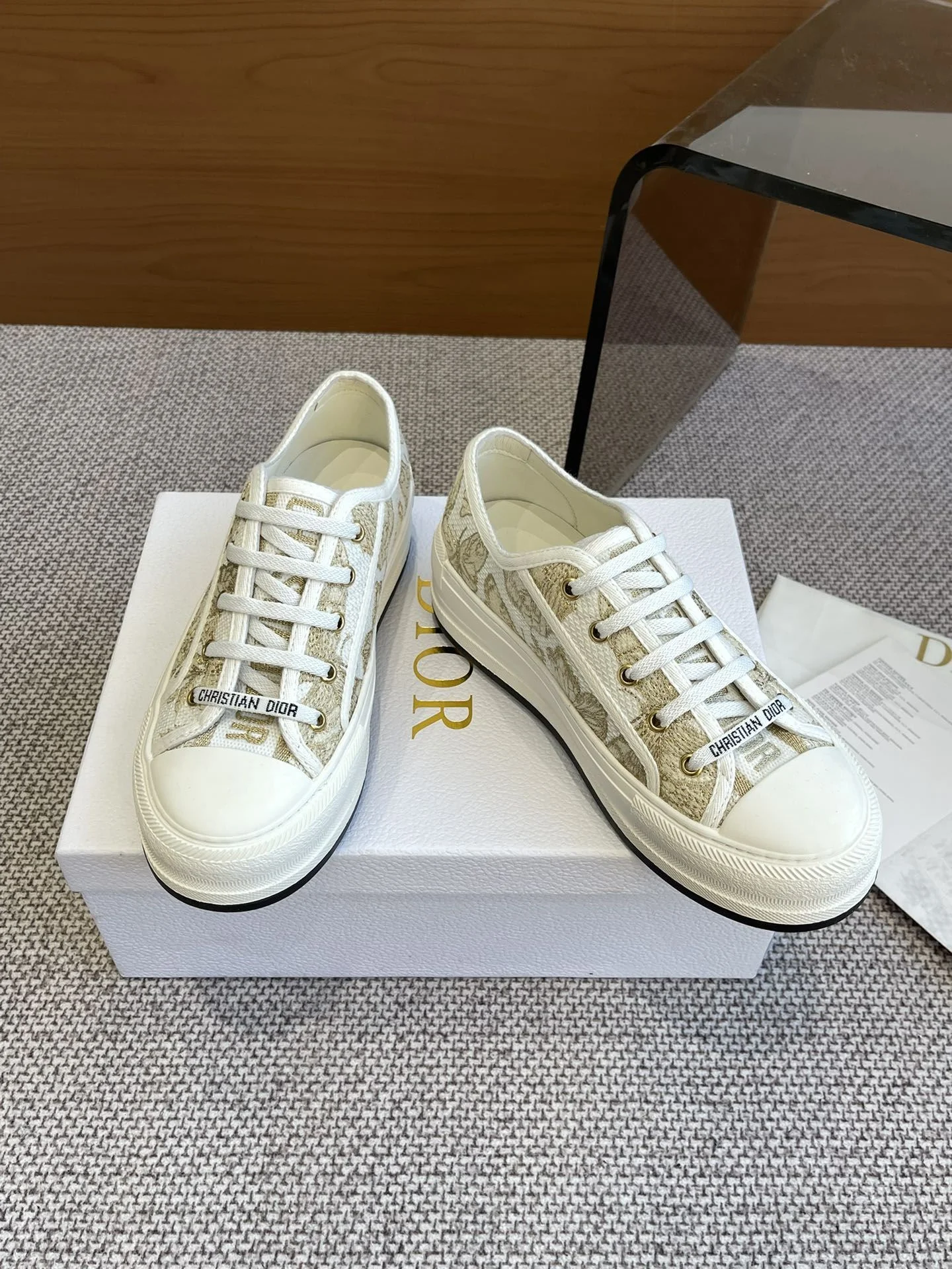 Versatile Christian Dior Flat Shoes 21207