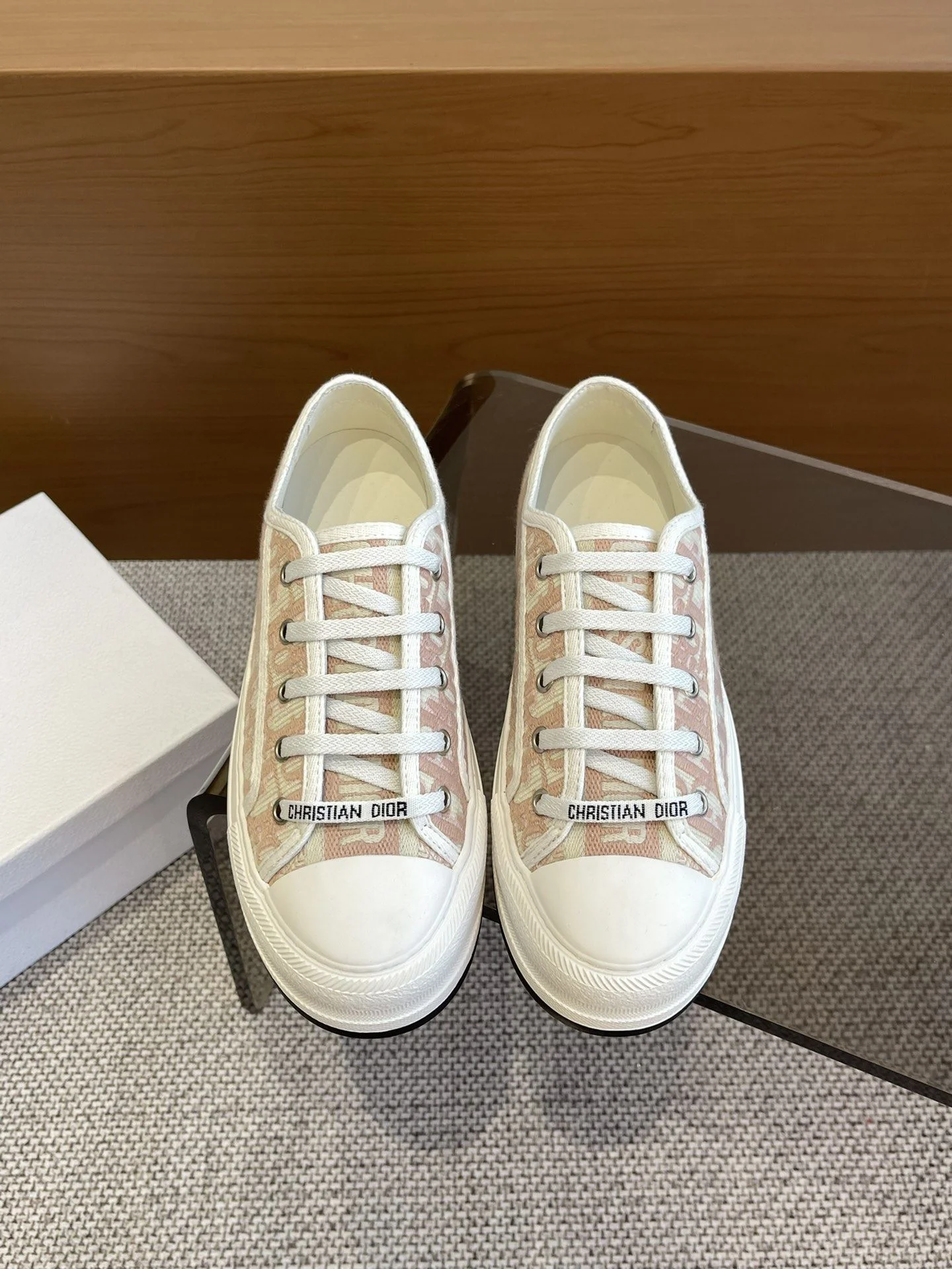 Christian Dior Flat Shoes Durable 21202