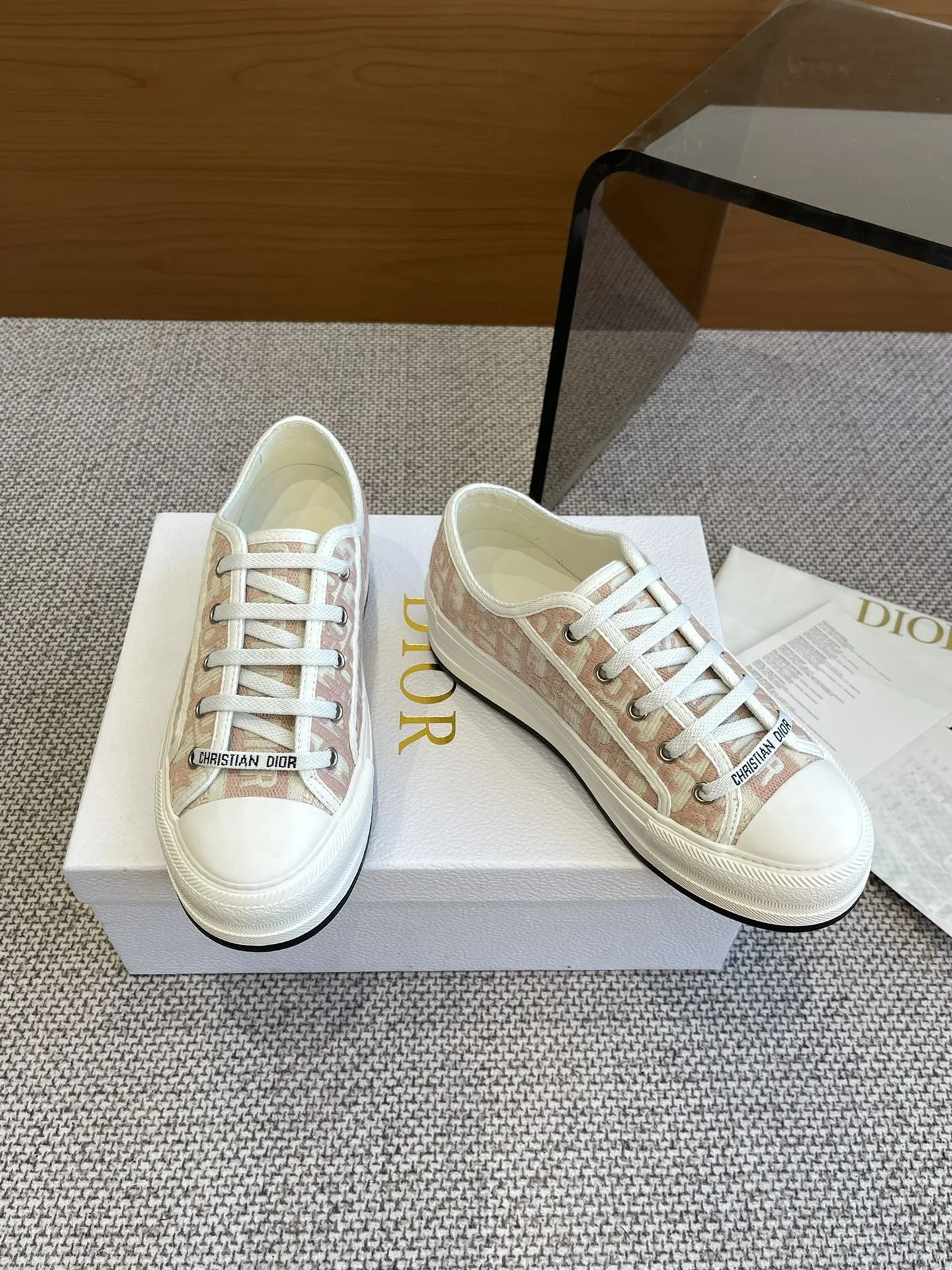 Christian Dior Flat Shoes Durable 21202