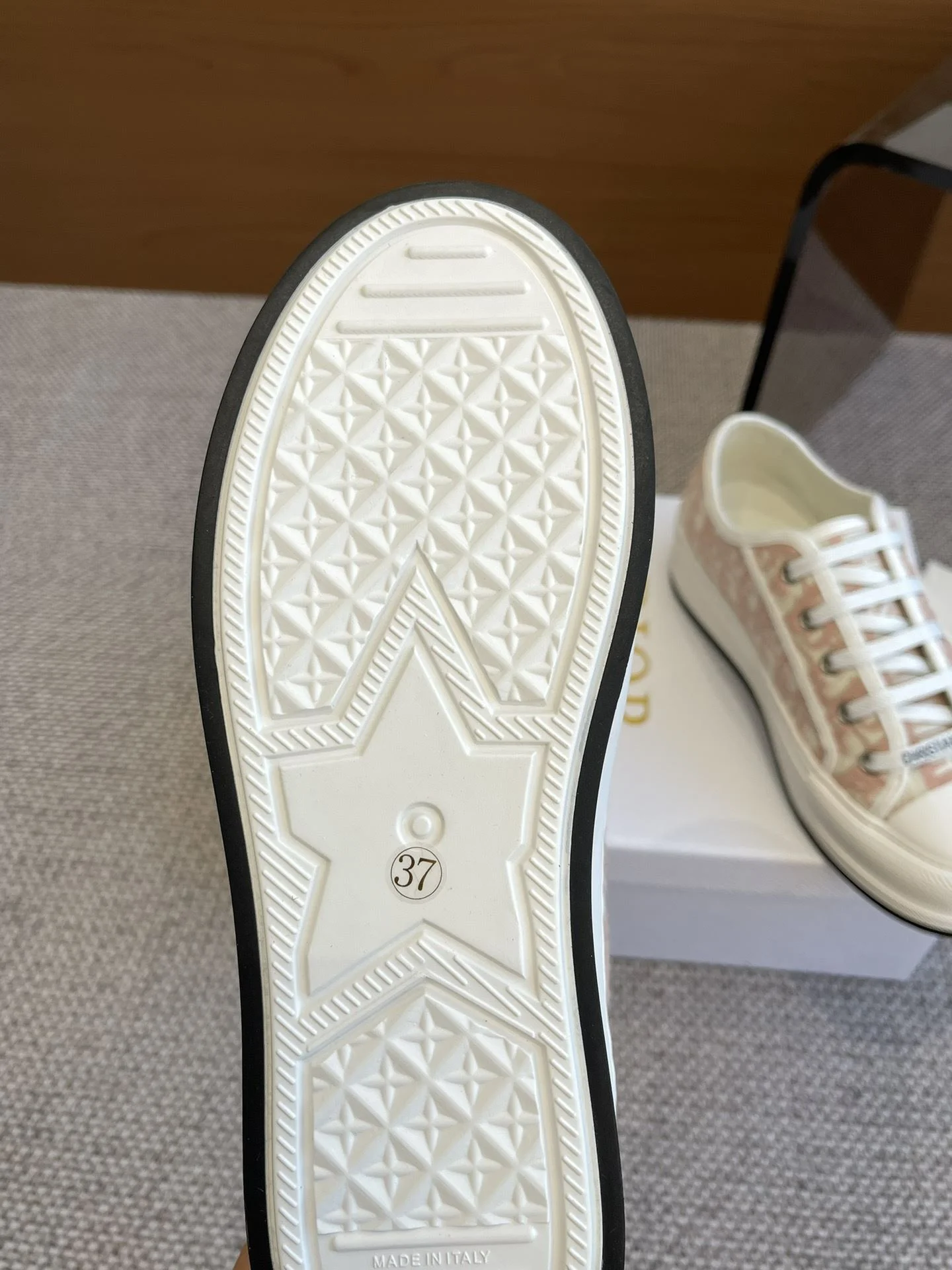 Christian Dior Flat Shoes Durable 21202