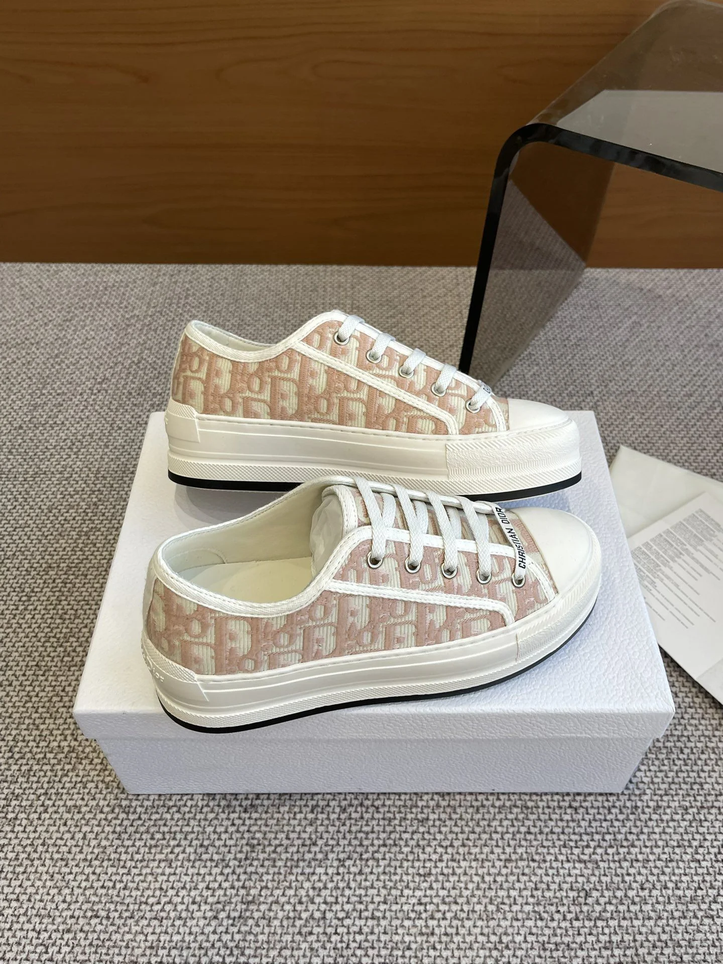 Christian Dior Flat Shoes Durable 21202