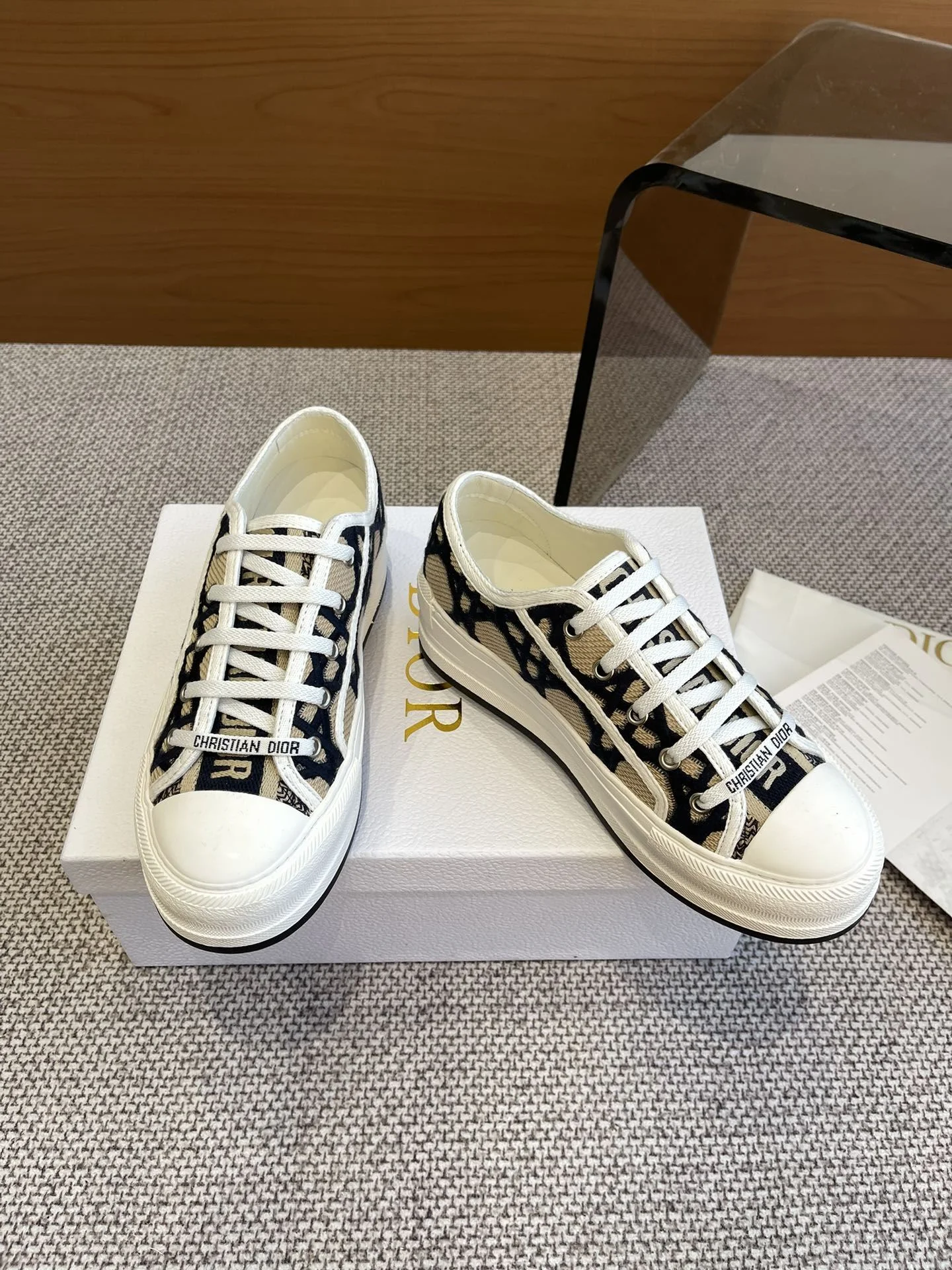 Christian Dior Flat Shoes DailyWear 21204
