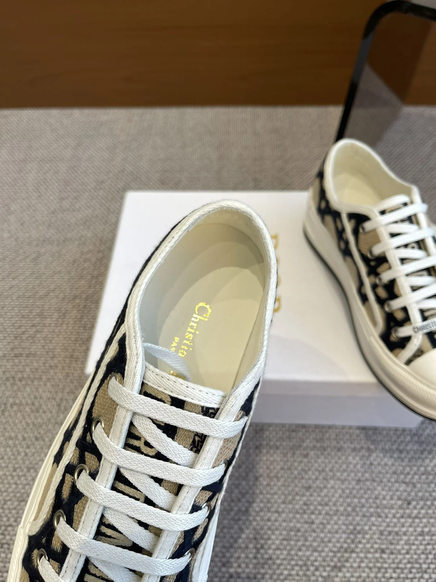 Christian Dior Flat Shoes DailyWear 21204