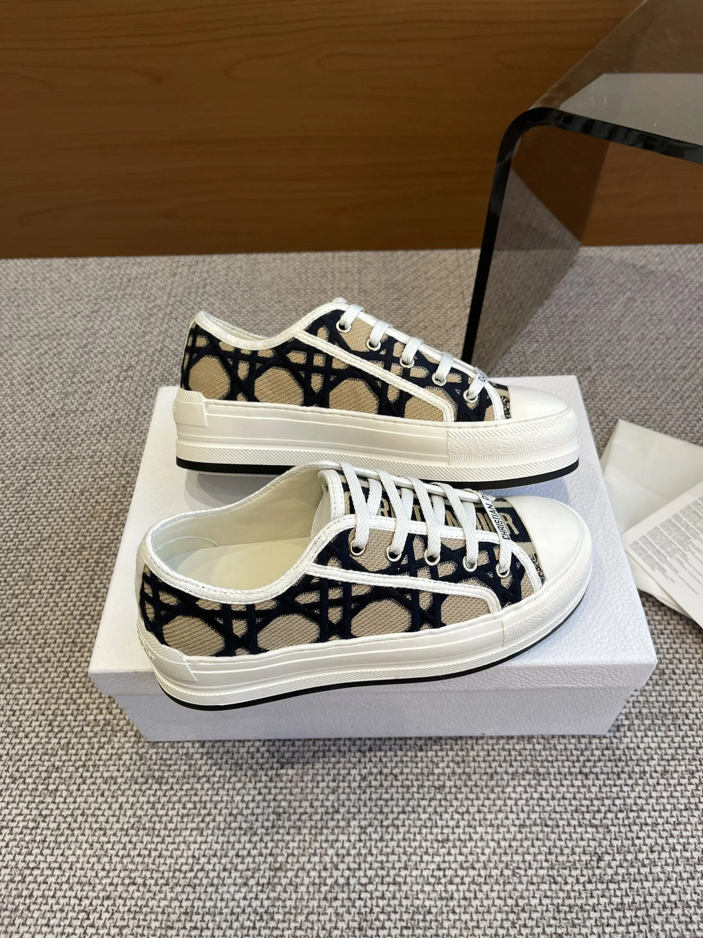 Christian Dior Flat Shoes DailyWear 21204