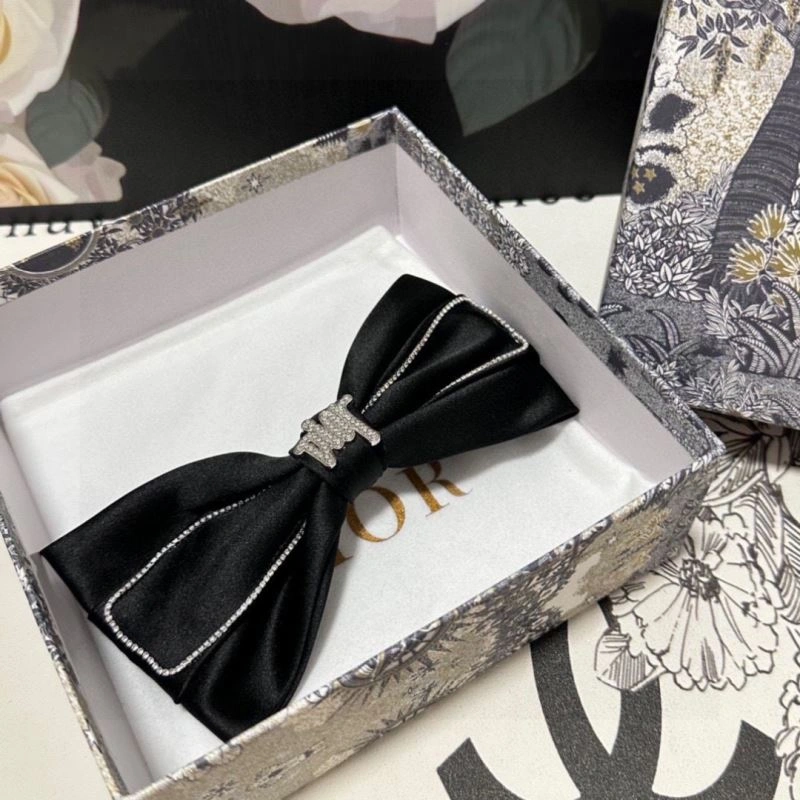 Elegant Christian Dior Hair Hoop 264336