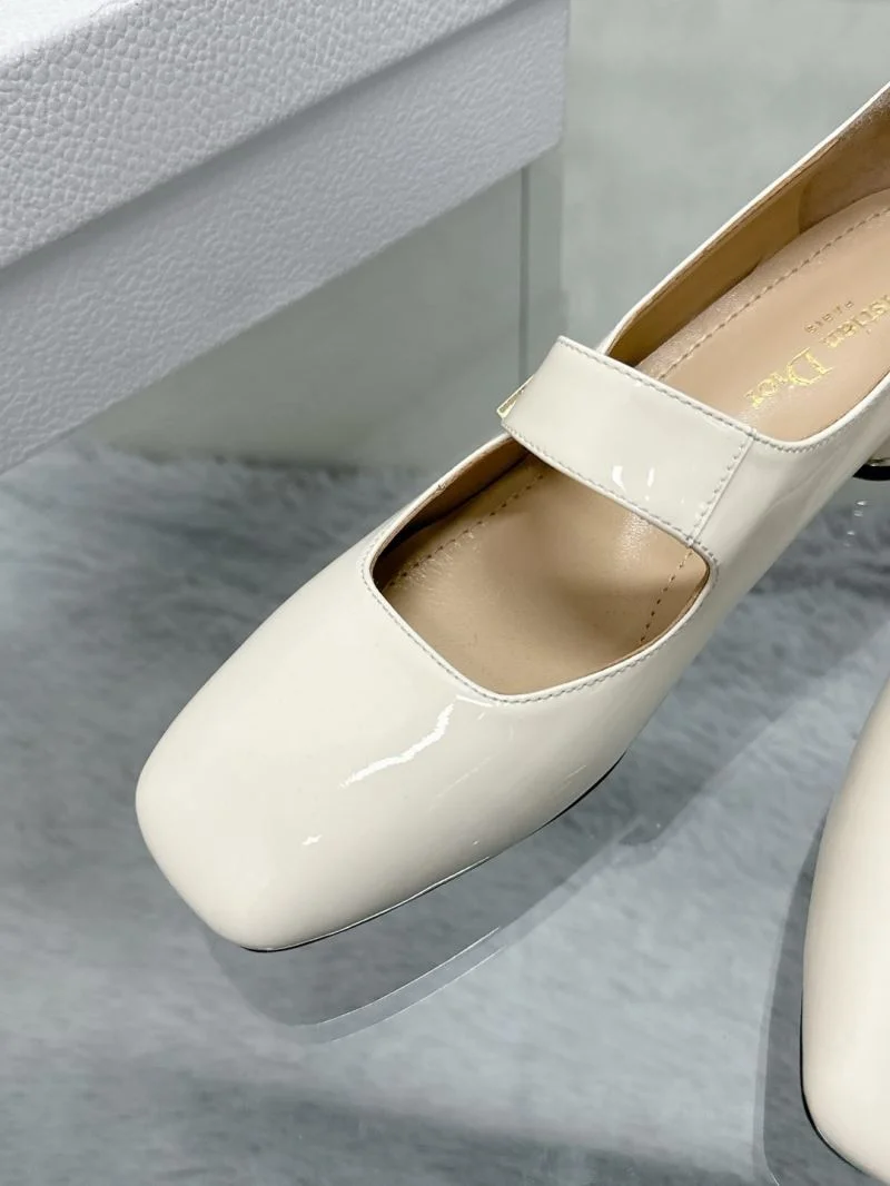 Christian Dior Heeled Shoes DailyWear 21617
