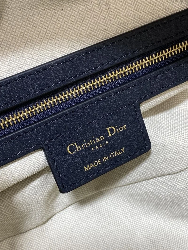 Christian Dior Hobo Bags Bold 47570
