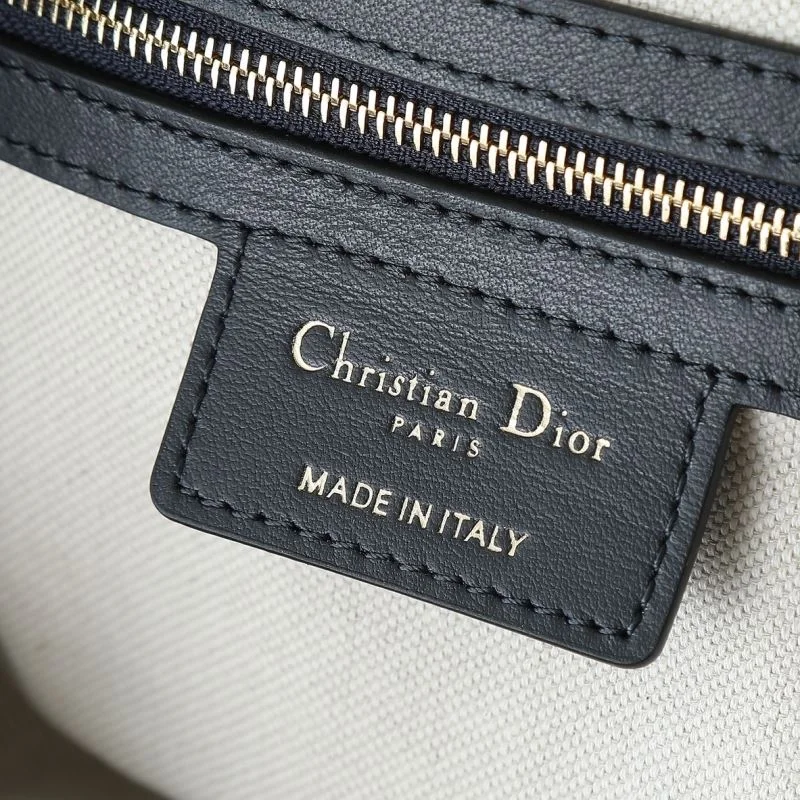 Christian Dior Hobo Bags Snug 46430