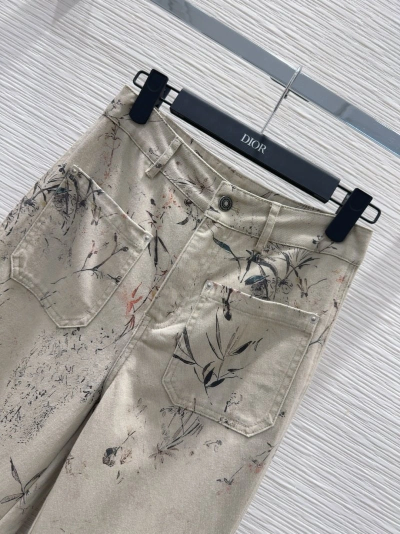 Fashionable Christian Dior Jeans 113059