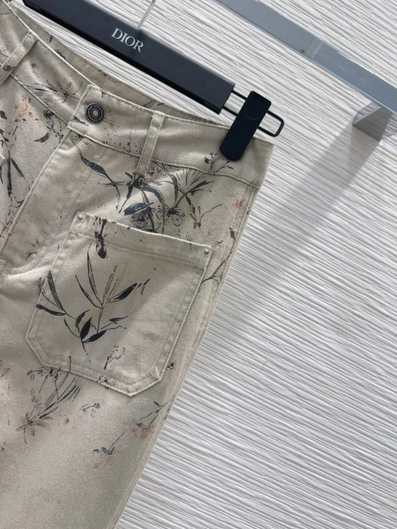 Fashionable Christian Dior Jeans 113059