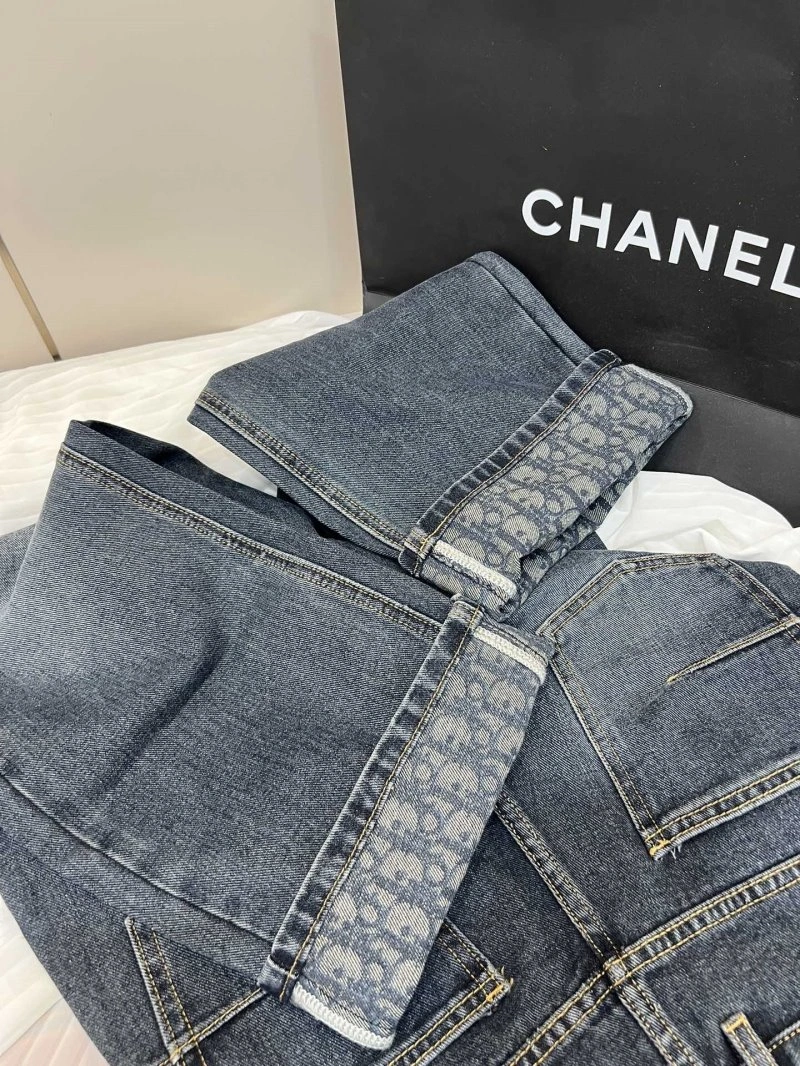 Vibrant Christian Dior Jeans 113808