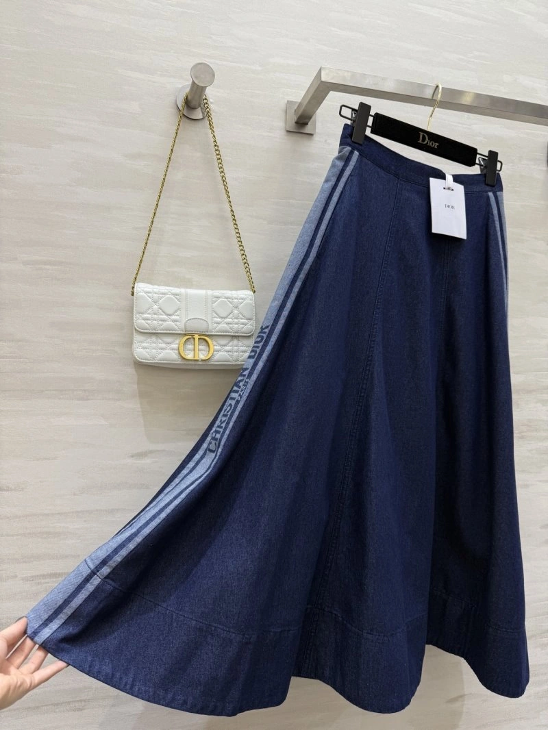 Timeless Christian Dior Jeans 113807