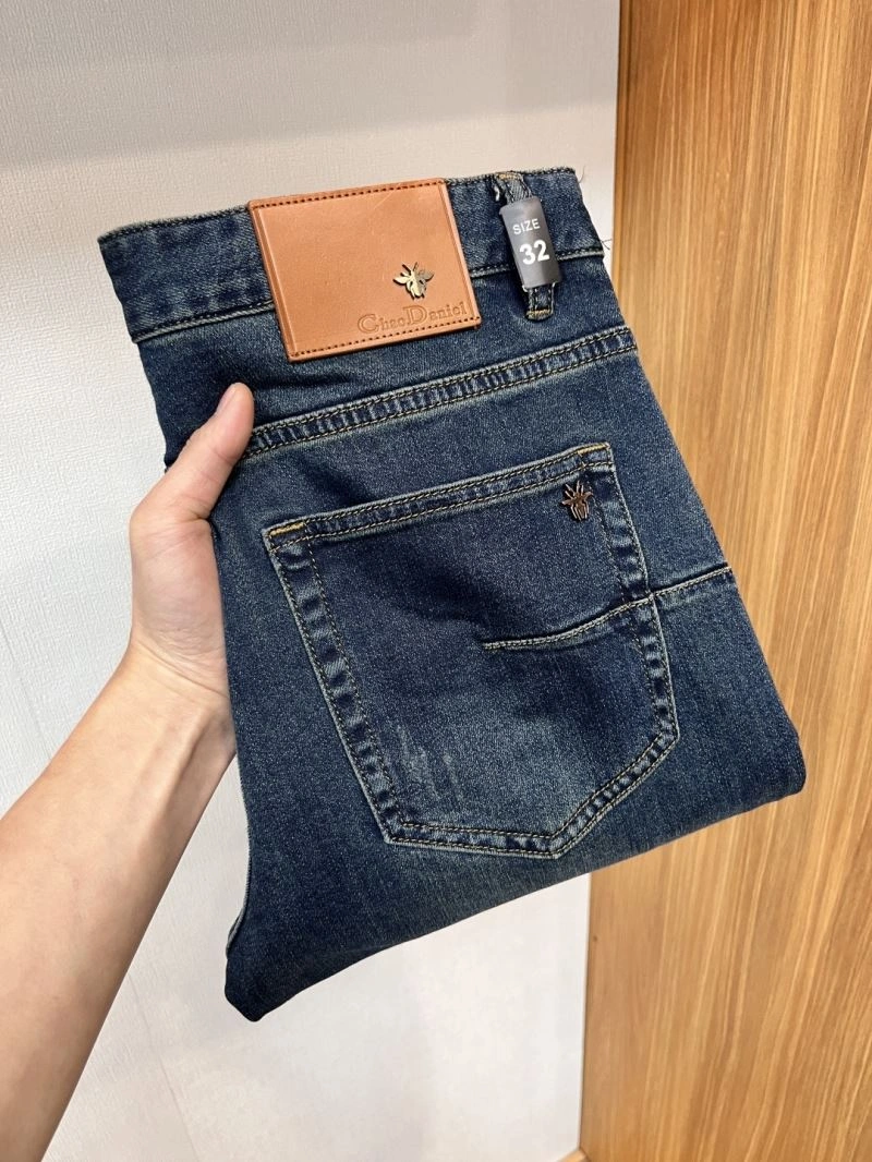 WellDesigned Christian Dior Jeans 115884