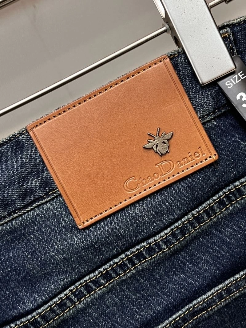 WellDesigned Christian Dior Jeans 115884