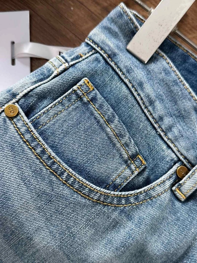 Christian Dior Jeans ModernLook 115871