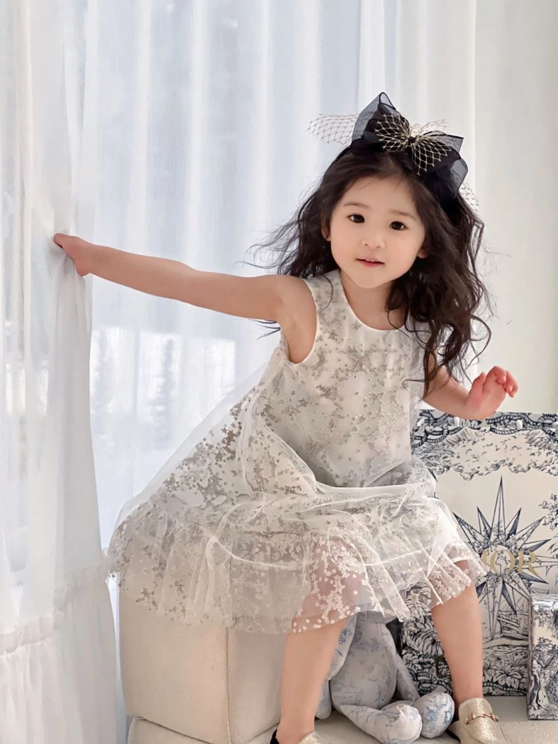Stylish Christian Dior Kids 114983
