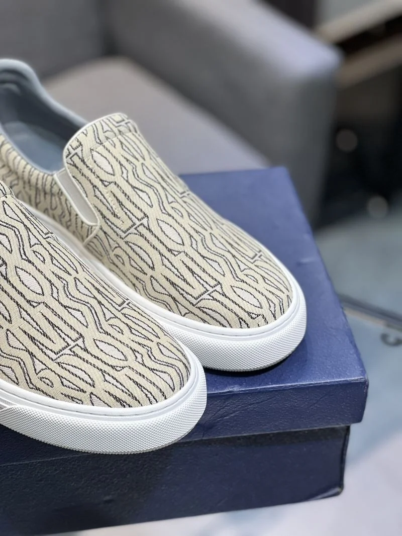 Snug Christian Dior Low Shoes 20700