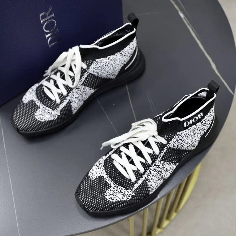 Timeless Christian Dior Low Shoes 20693