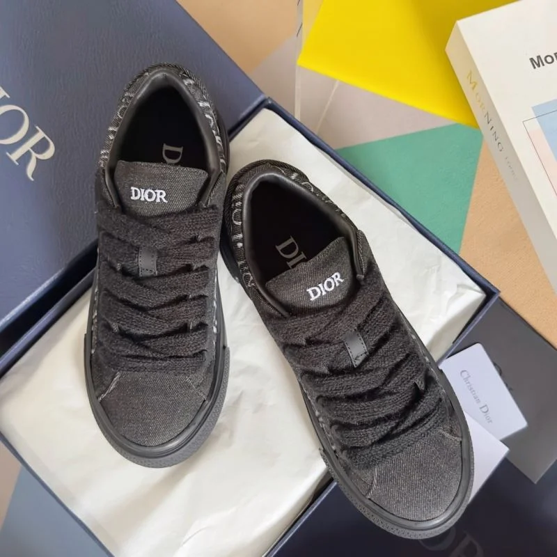 Vibrant Christian Dior Low Shoes 21166