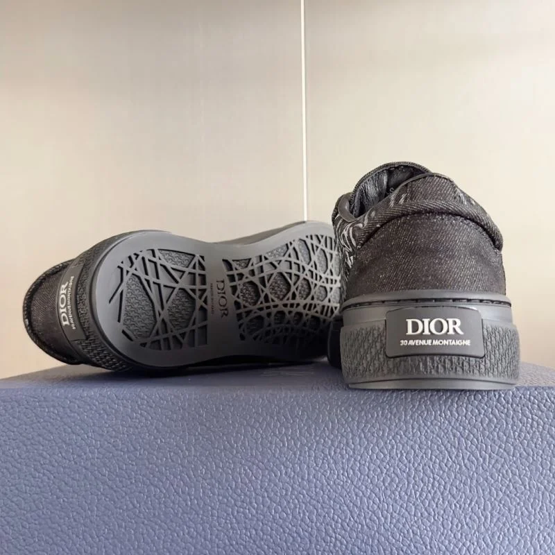 Vibrant Christian Dior Low Shoes 21166