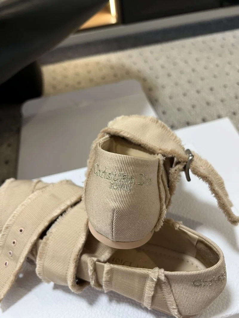 Cozy Christian Dior Low Shoes 21159