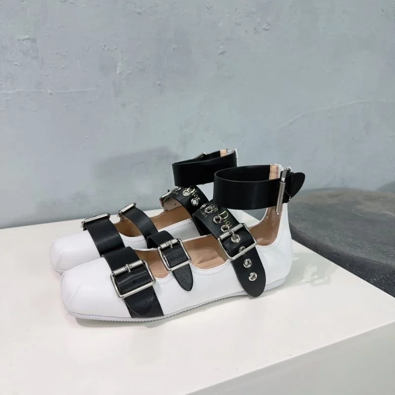 Stylish Christian Dior Low Shoes 22053