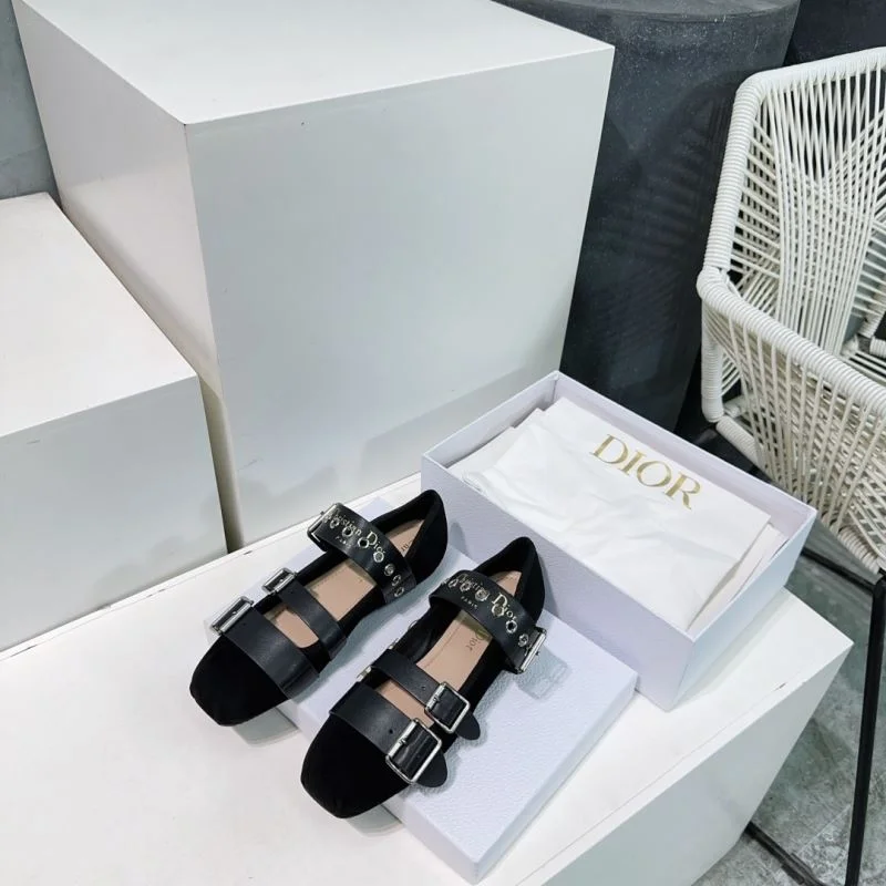 Christian Dior Low Shoes Durable 22047