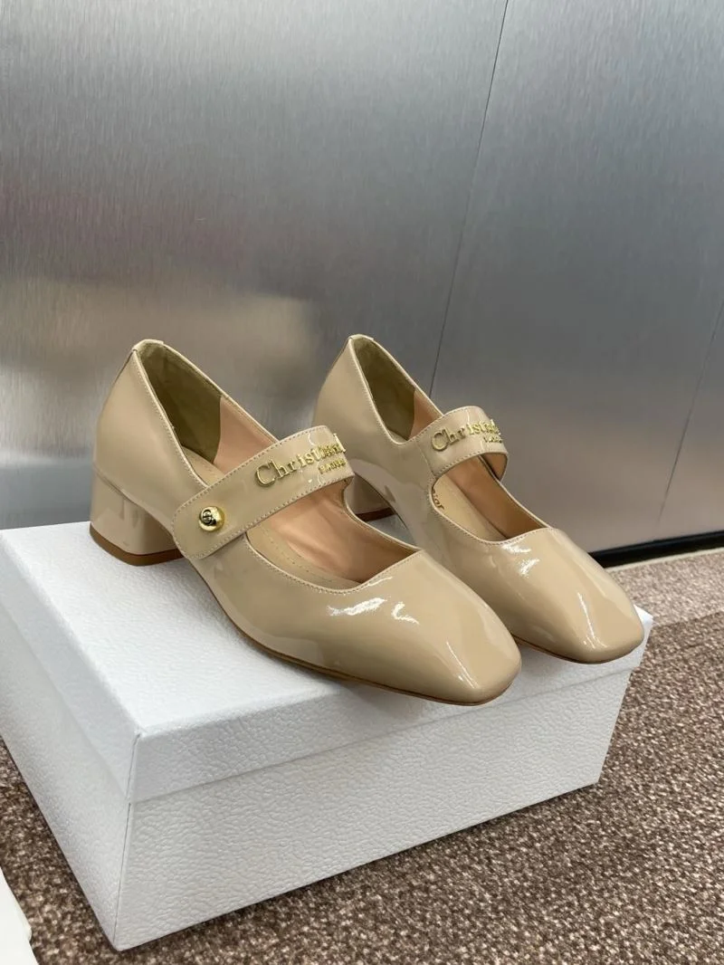 Timeless Christian Dior Low Shoes 22032