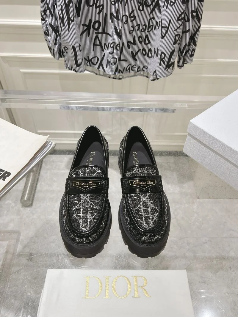 ComfortFit Christian Dior Low Shoes 22024