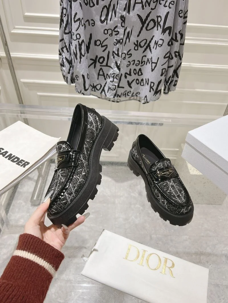 ComfortFit Christian Dior Low Shoes 22024