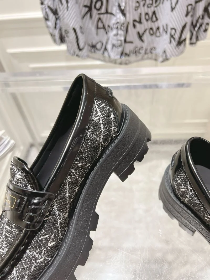 ComfortFit Christian Dior Low Shoes 22024