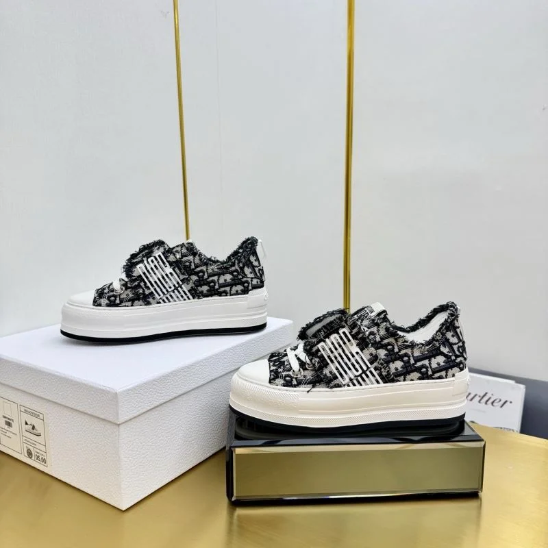 Attractive Christian Dior Low Shoes 22022
