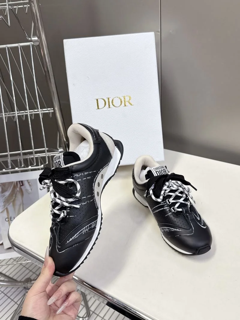 Flexible Christian Dior Low Shoes 21599
